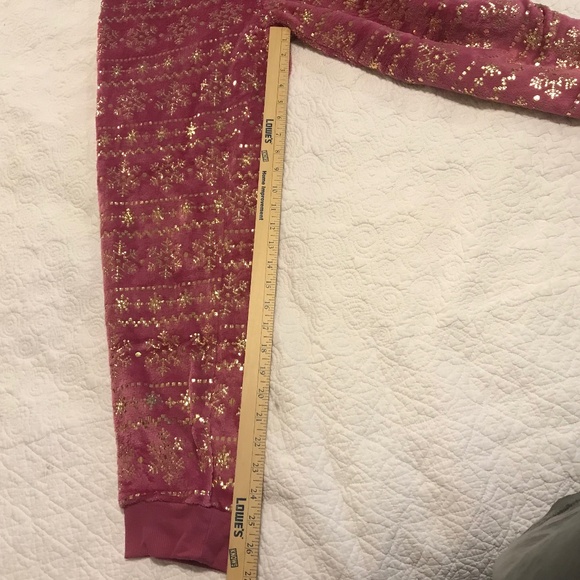 Secret Treasures fluffy pink pull-on sleep pants with gold snowflake pattern (L) - Picture 4 of 16